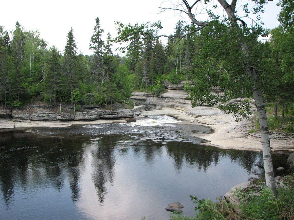 Village Historique De Val-Jalbert Шамбор Екстериор снимка
